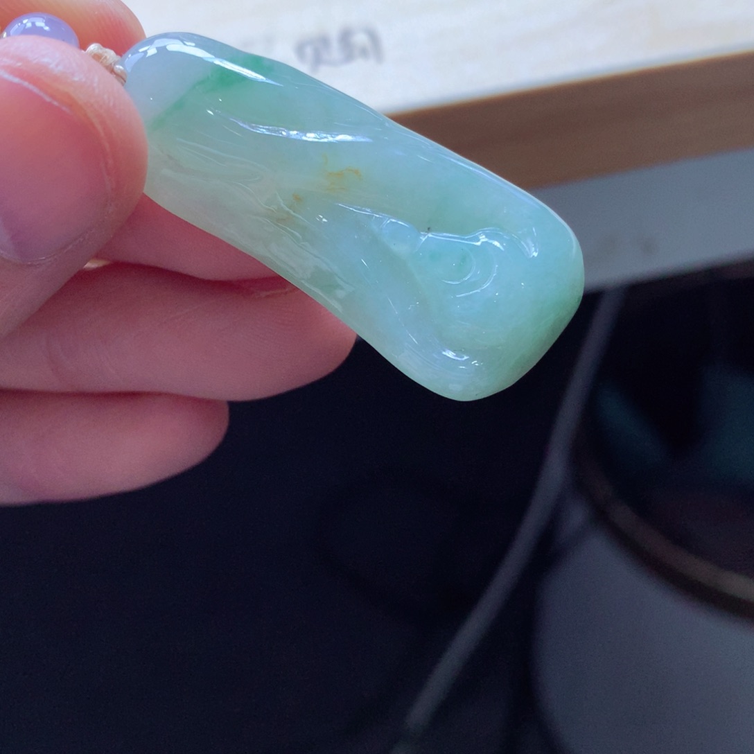 翡翠颈饰未镶嵌吊坠