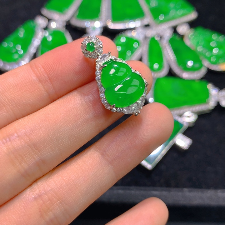 翡翠颈饰银S925镶嵌一个