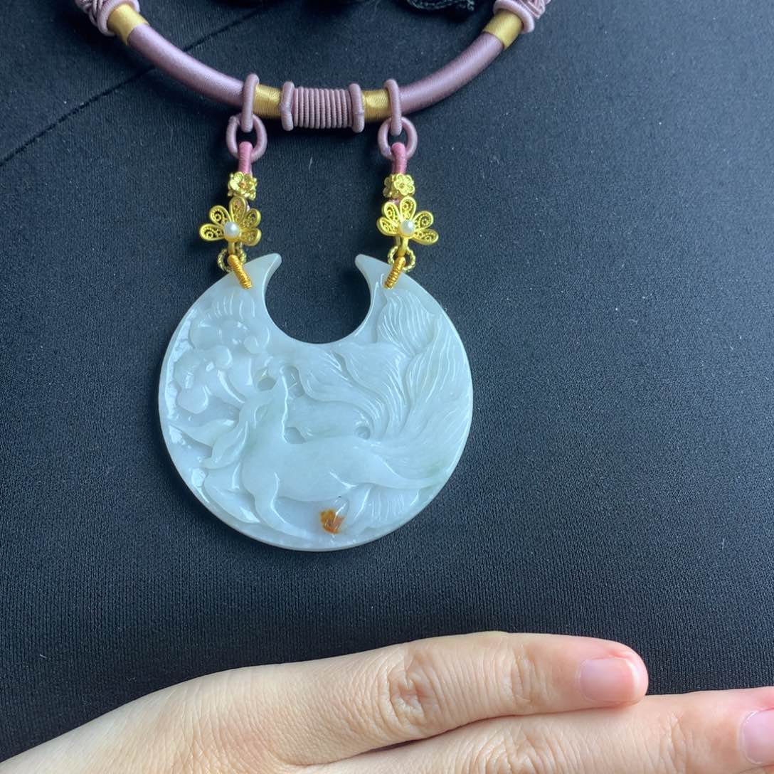 翡翠颈饰未镶嵌翡翠