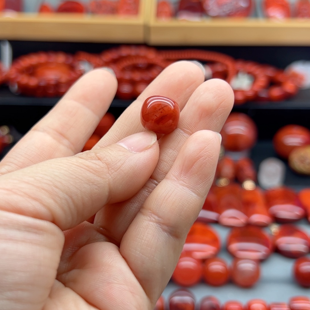 南红玛瑙配饰未镶嵌白*