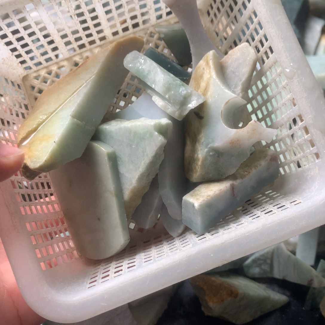 翡翠颈饰未镶嵌缅甸翡翠