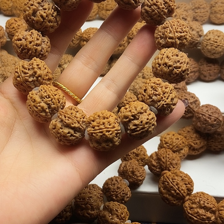 金刚菩提吊坠深沟梅花