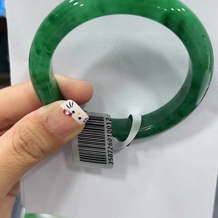 C***0石英质玉手镯未镶嵌