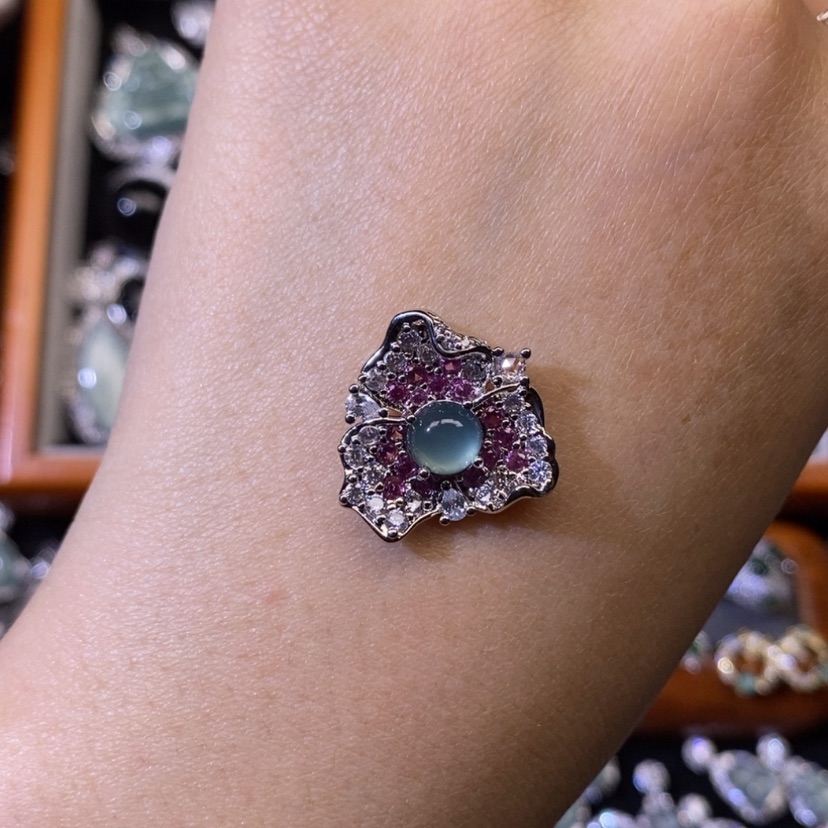 【闪购商品】翡翠颈饰未镶嵌天然