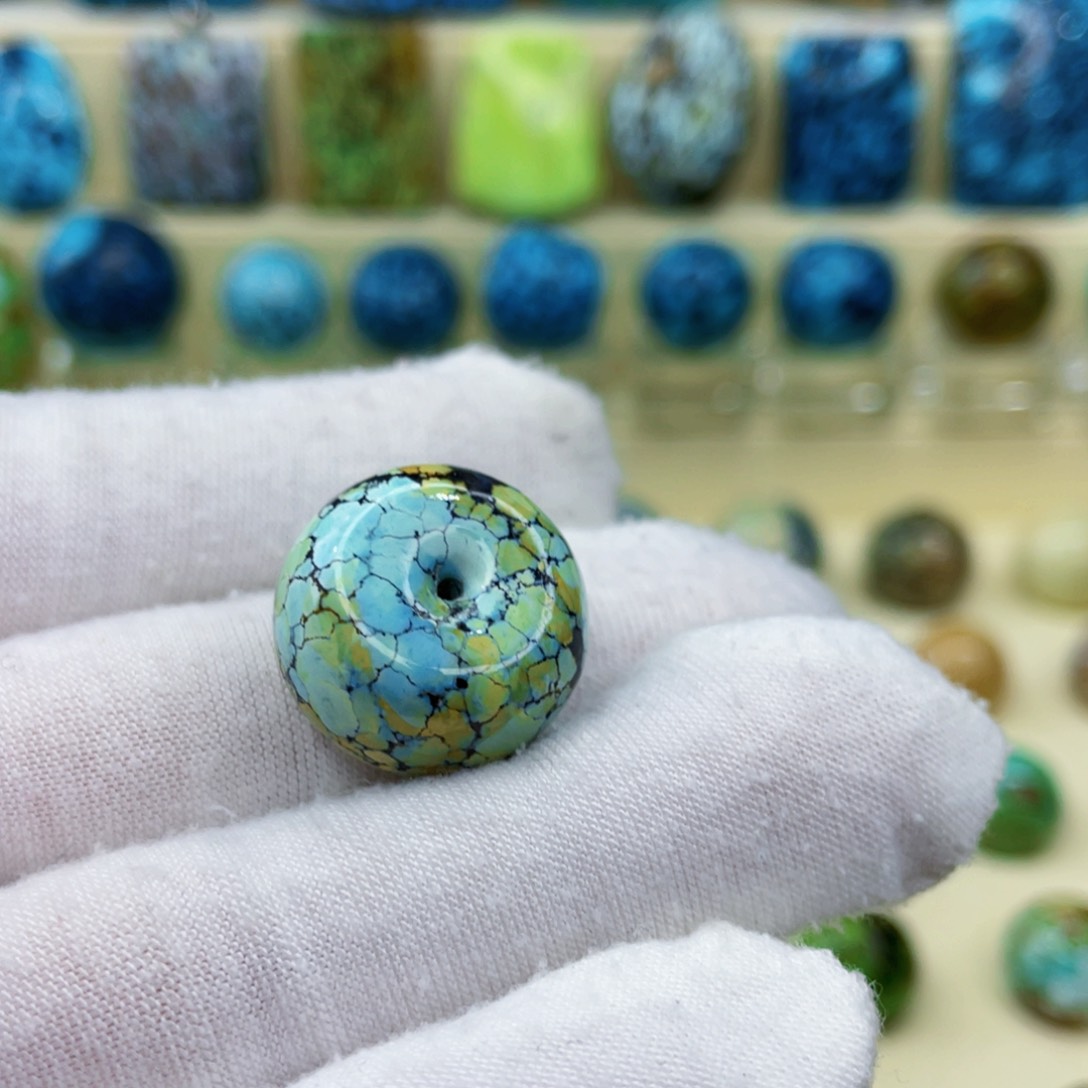 未镶嵌绿松石颈饰