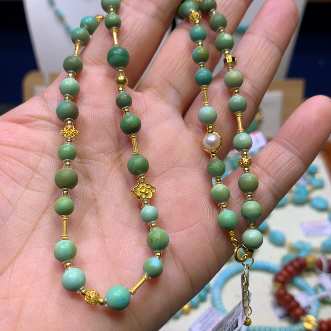 绿松石18K金镶嵌锁骨