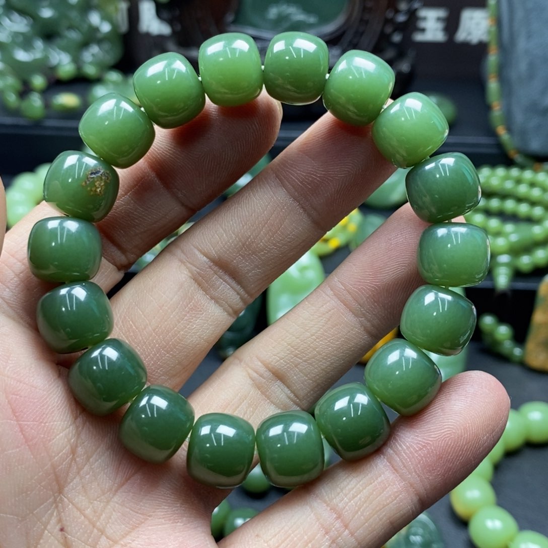 岫岩河磨玉（透闪石质玉）手链未镶嵌