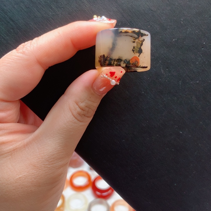 玛瑙/玉髓手镯未镶嵌从***?