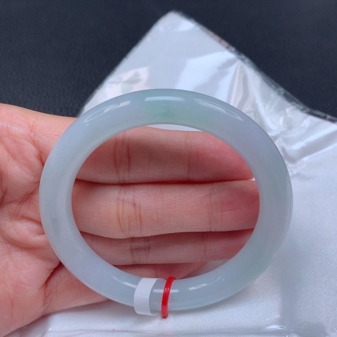 翡翠手镯未镶嵌天然