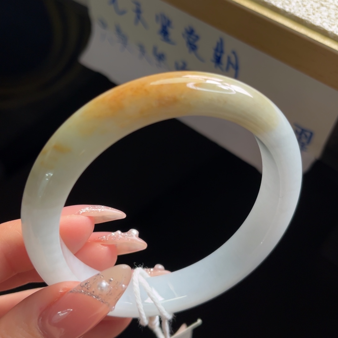 翡翠未镶嵌手镯手镯