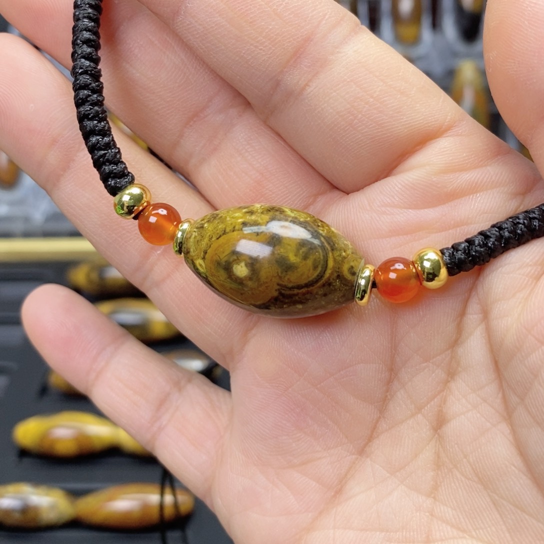 玛瑙/玉髓颈饰合金