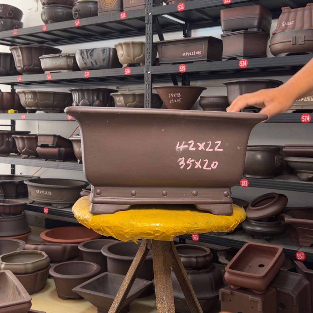 紫砂花盆呜呜呜呜