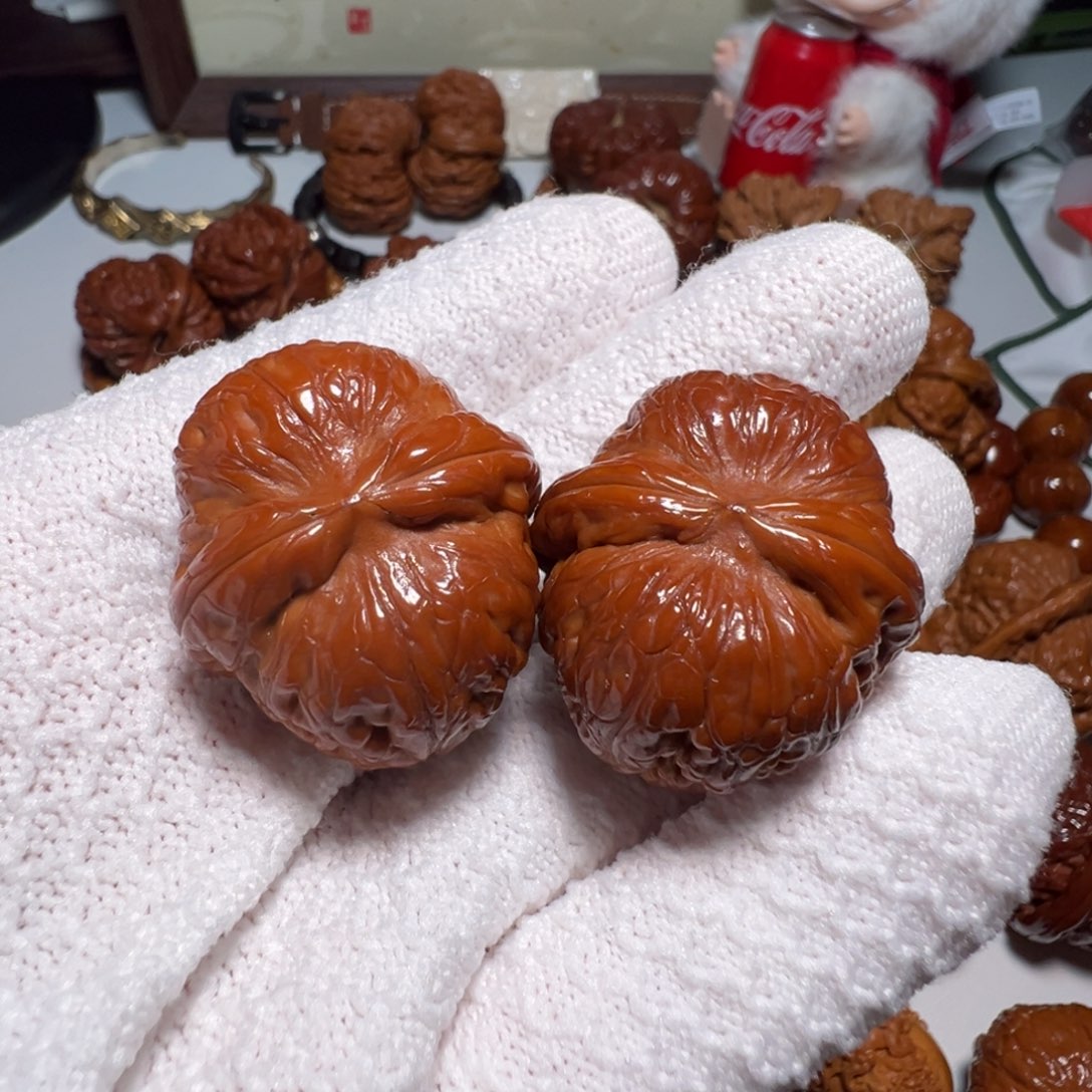 文玩核桃吊坠元宝