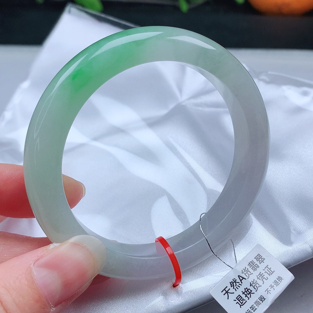 翡翠手镯未镶嵌57圈