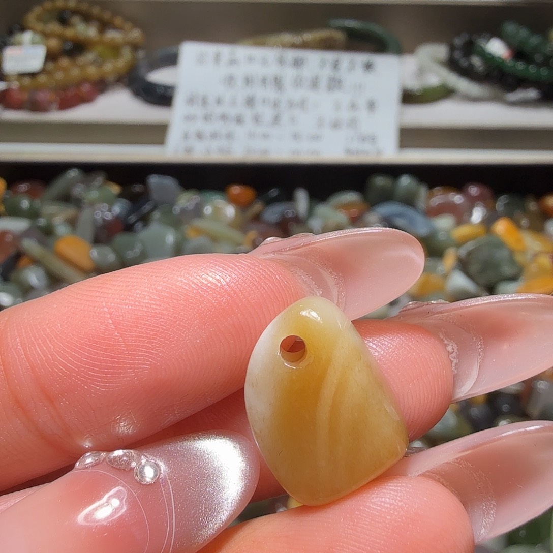 和田玉未镶嵌珠宝奇石