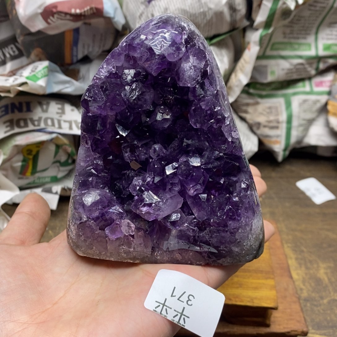 紫晶乌拉圭未镶嵌