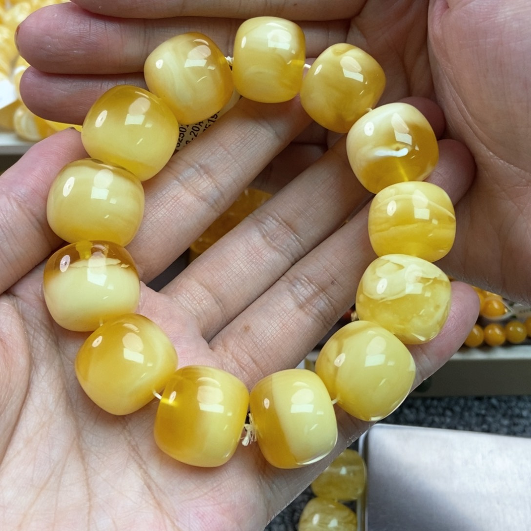 琥珀珠宝奇石未镶嵌孩**爸23