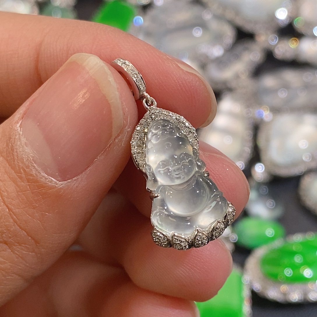 翡翠颈饰18K金镶嵌万能扣