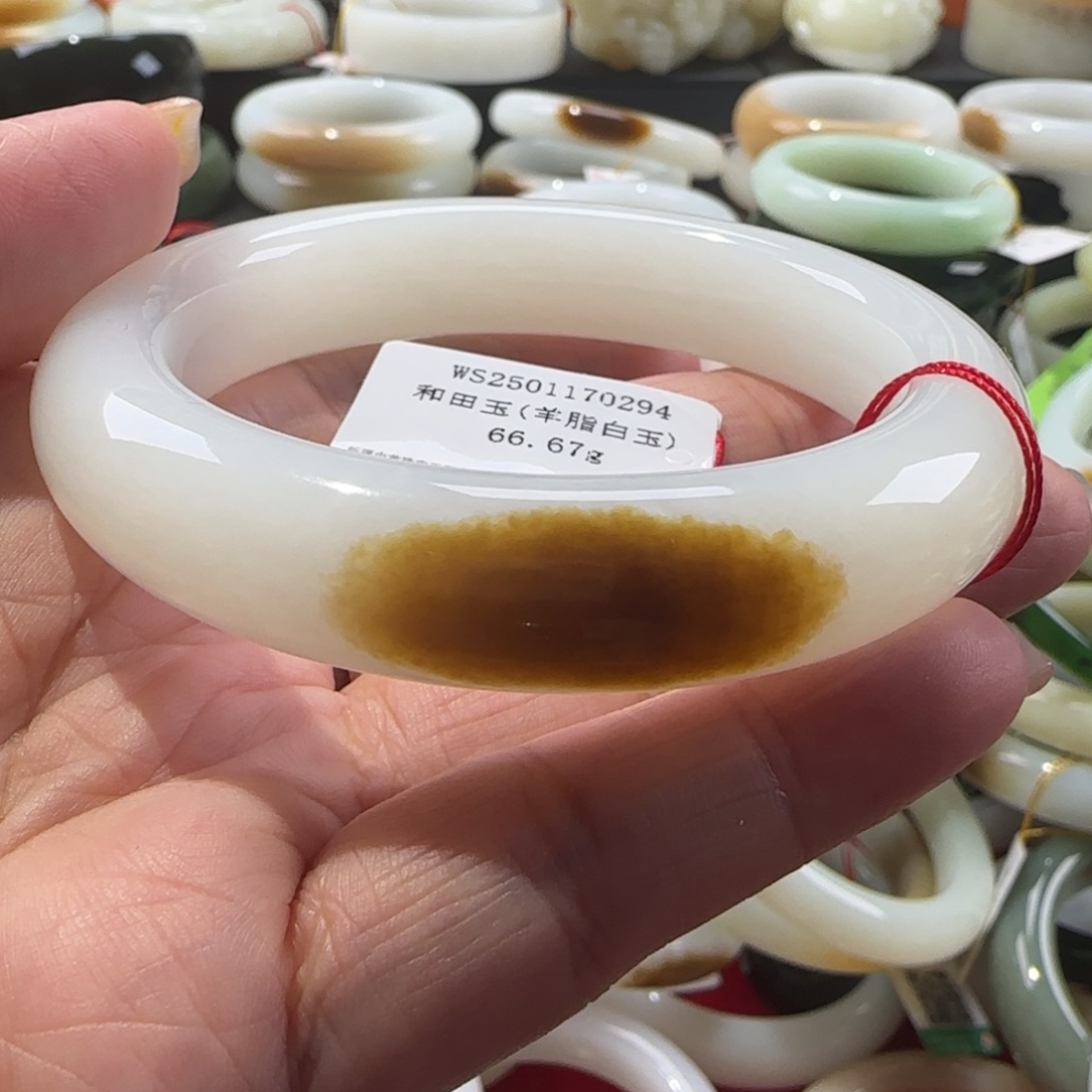 和田玉手镯未镶嵌