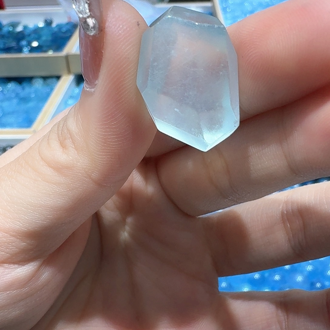 水晶单珠未镶嵌确定打孔不对不换