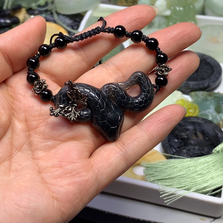 蛇纹石玉合金颈饰