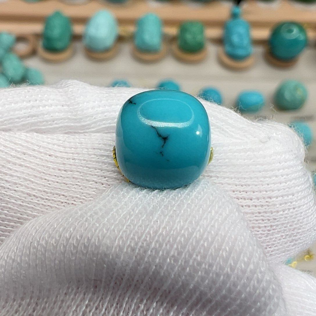 绿松石配饰未镶嵌