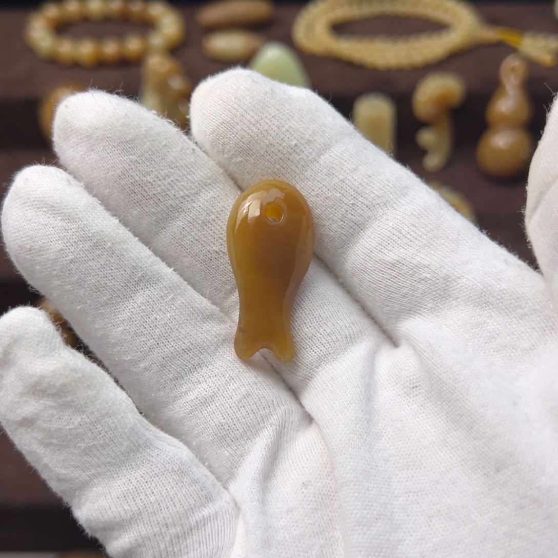 和田玉（糖玉）未镶嵌颈饰