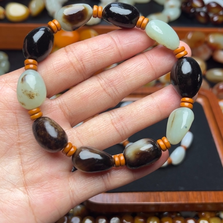 和田玉未镶嵌手链