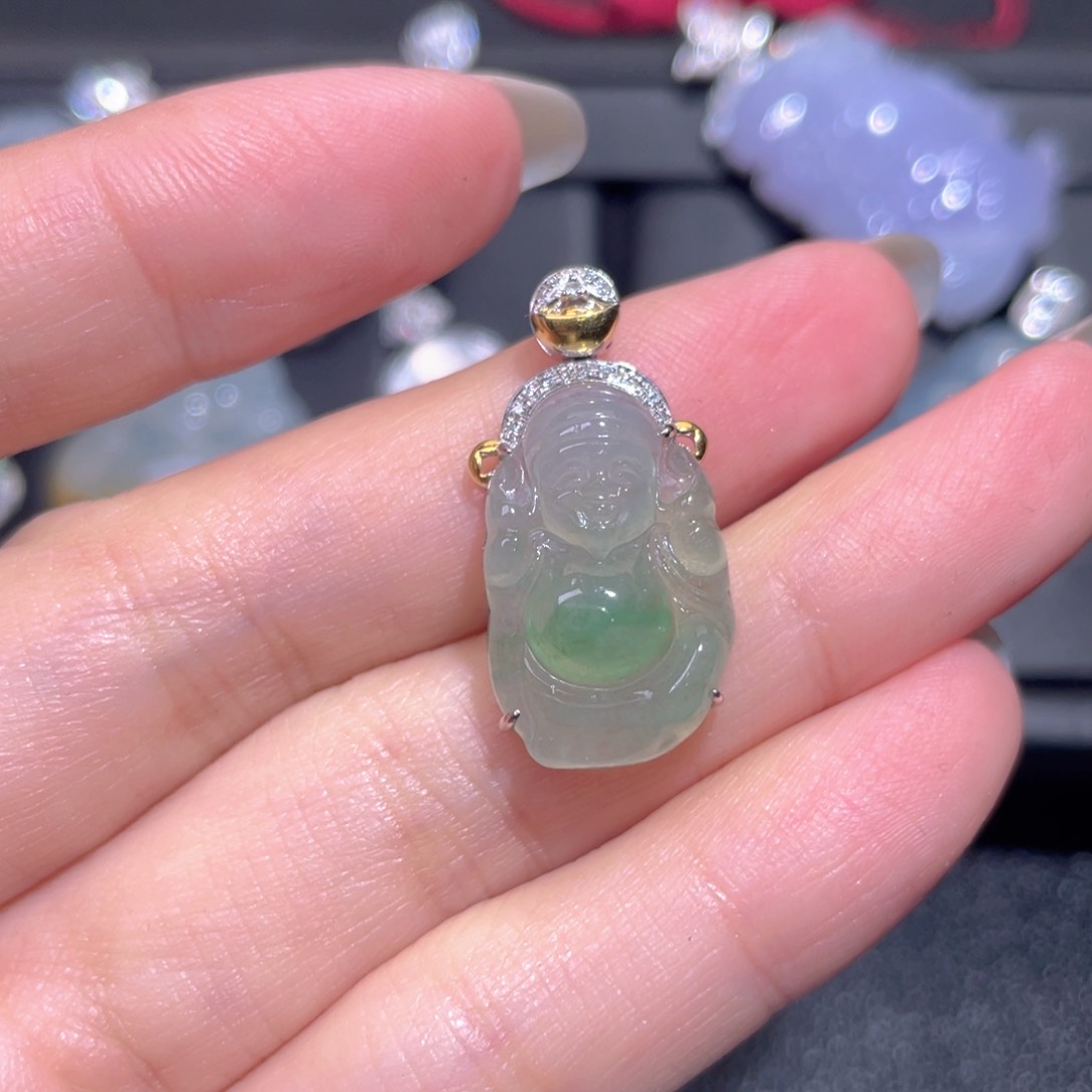 颈饰18K金镶嵌翡翠尴****吗翡翠