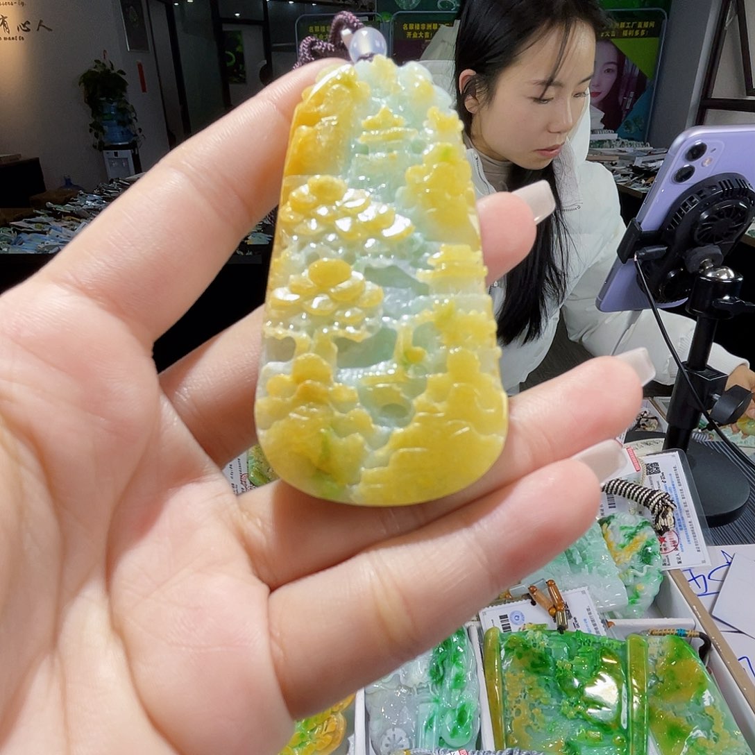 颈饰未镶嵌翡翠一