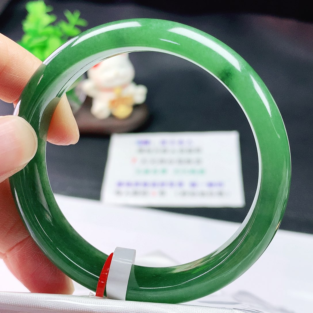 翡翠手镯未镶嵌57圈