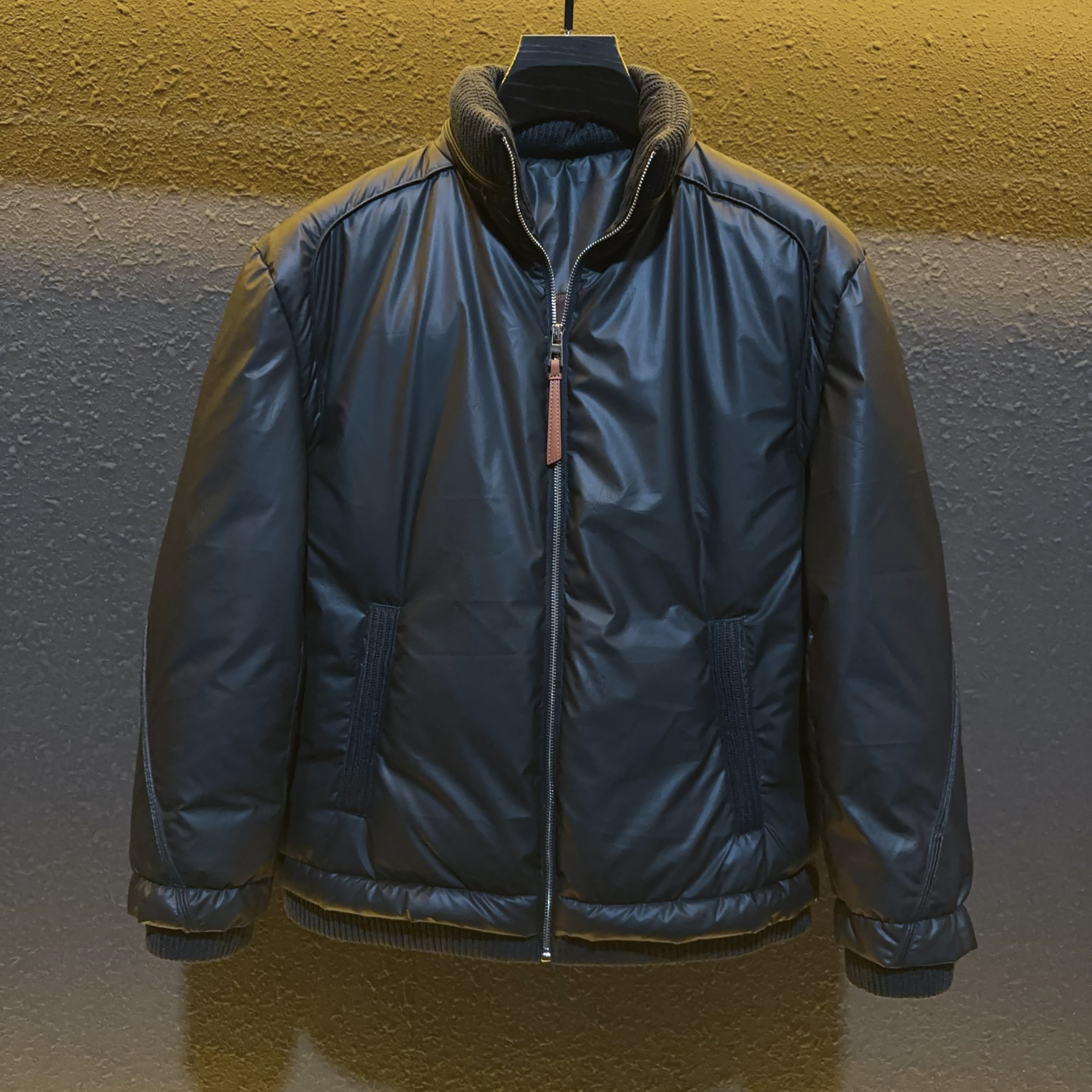 《高端定制》加厚加绒亮面羽绒服外套