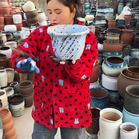 口21高15瑕疵盆子。