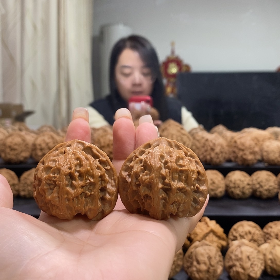 把件文玩核桃驭***～42苹果园尖有伤
