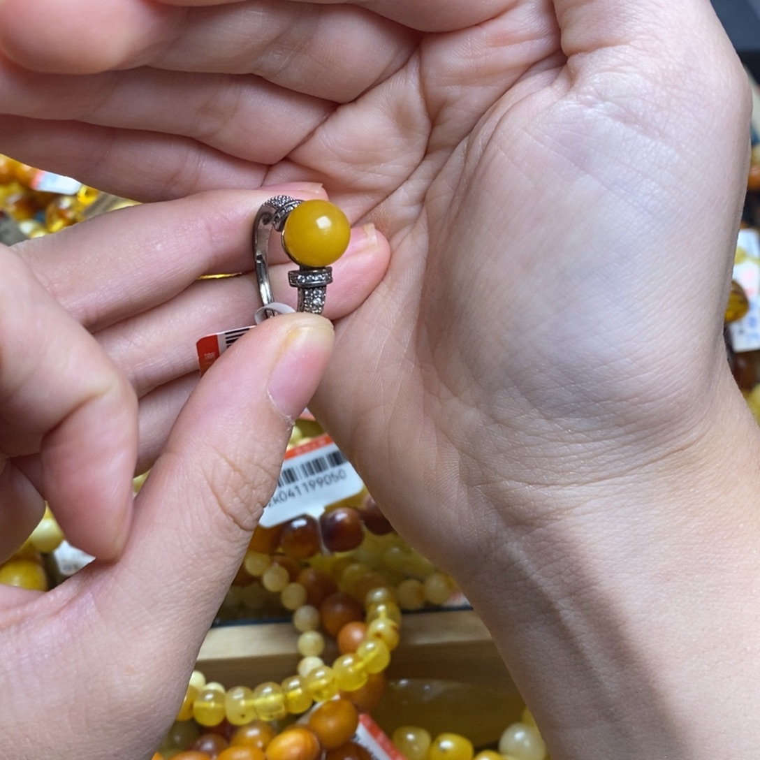 琥珀未镶嵌珠宝奇石