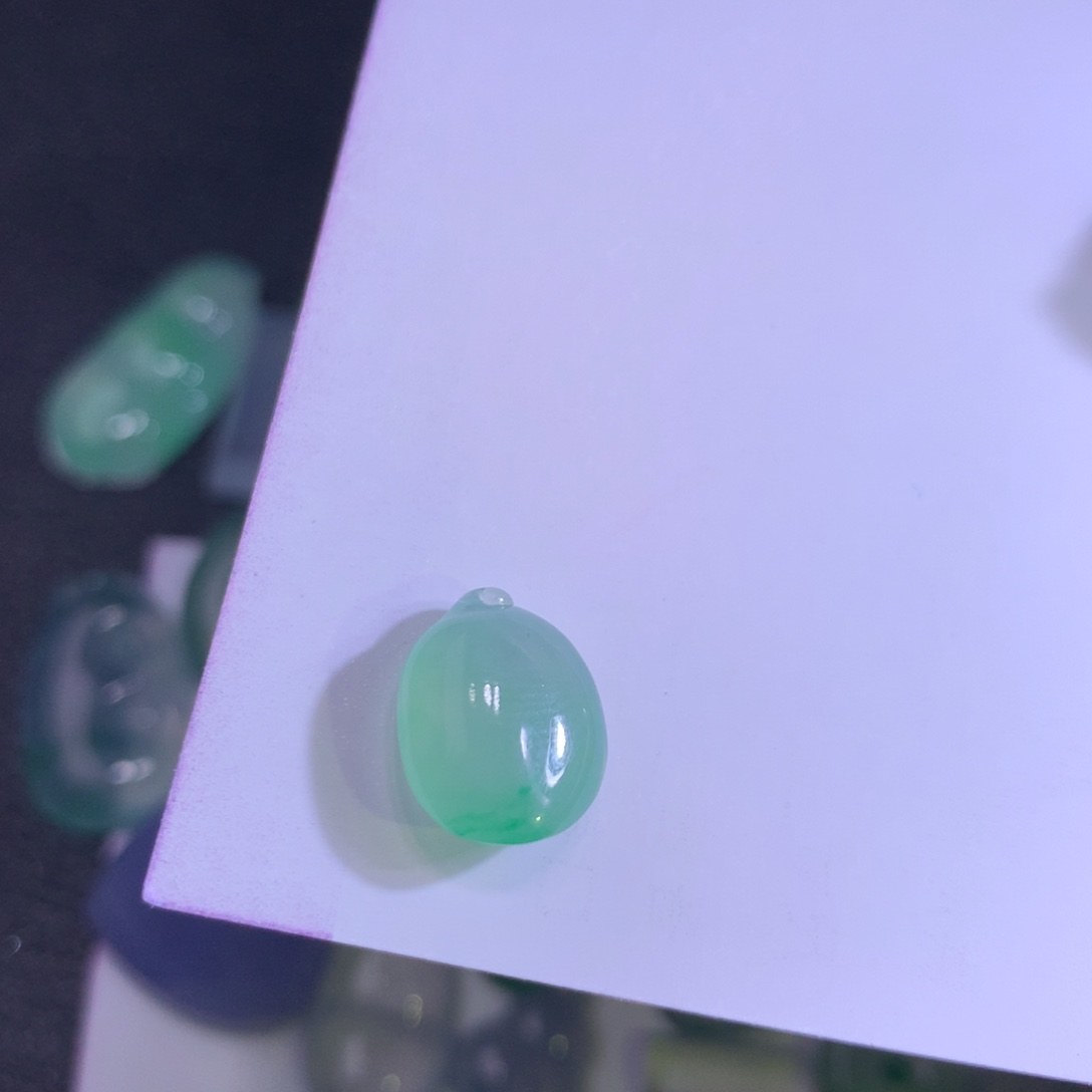 翡翠颈饰未镶嵌福瓜