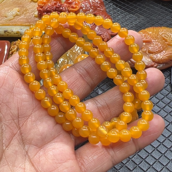 石英质玉（黄龙玉）颈饰未镶嵌