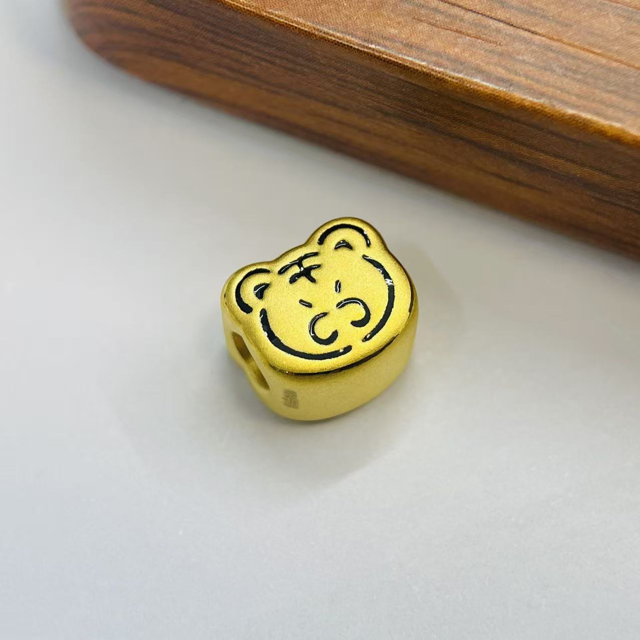 辉通黄金足金999萌趣Q版生肖虎diy黄金配件DP2578-01610