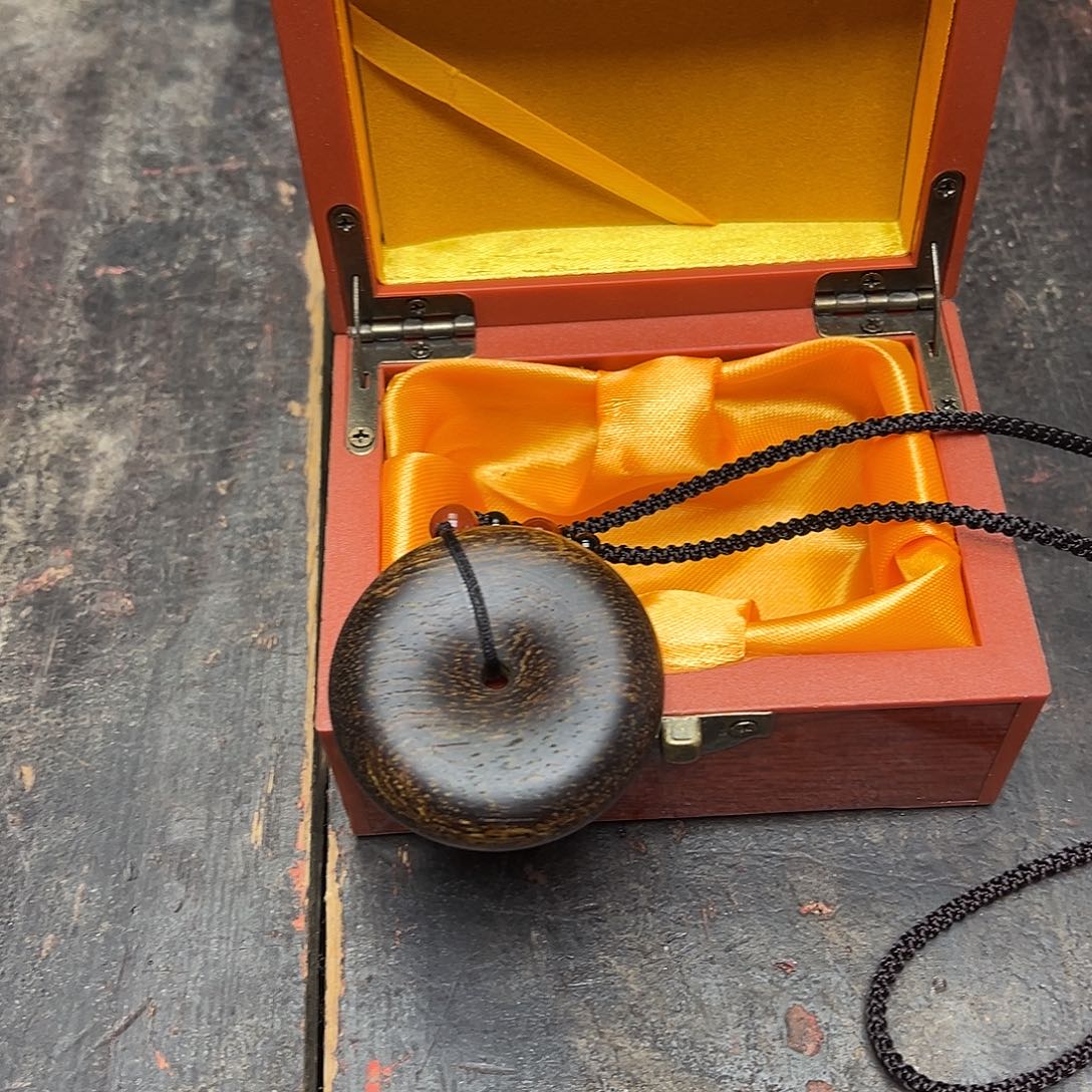 大叶紫檀（黑酸枝木类）