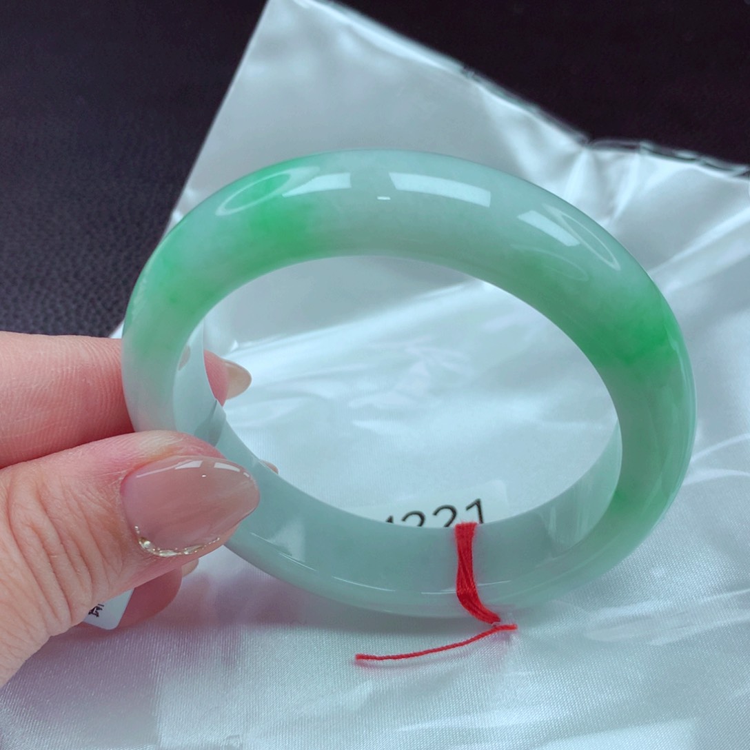 翡翠手镯未镶嵌手镯88