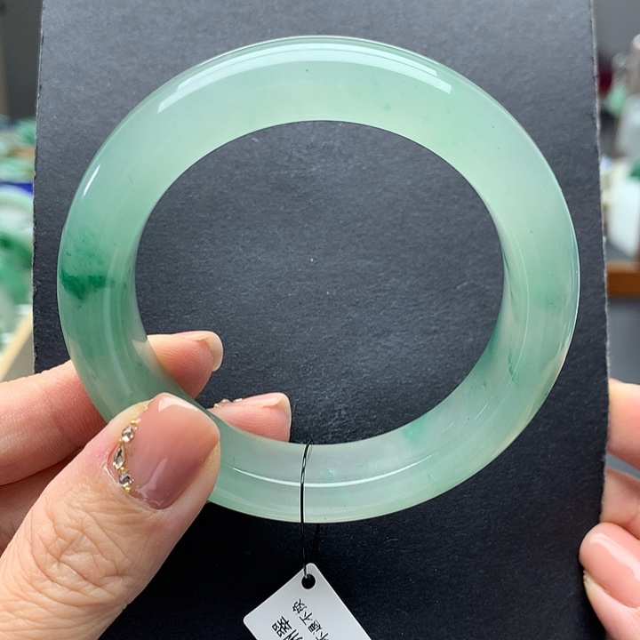 石英质玉未镶嵌手镯