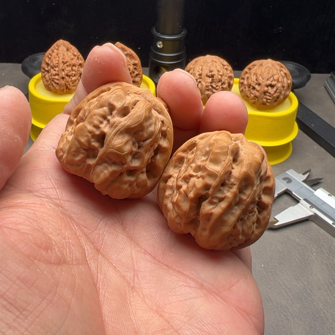 文玩核桃把件蛤蟆头38左右