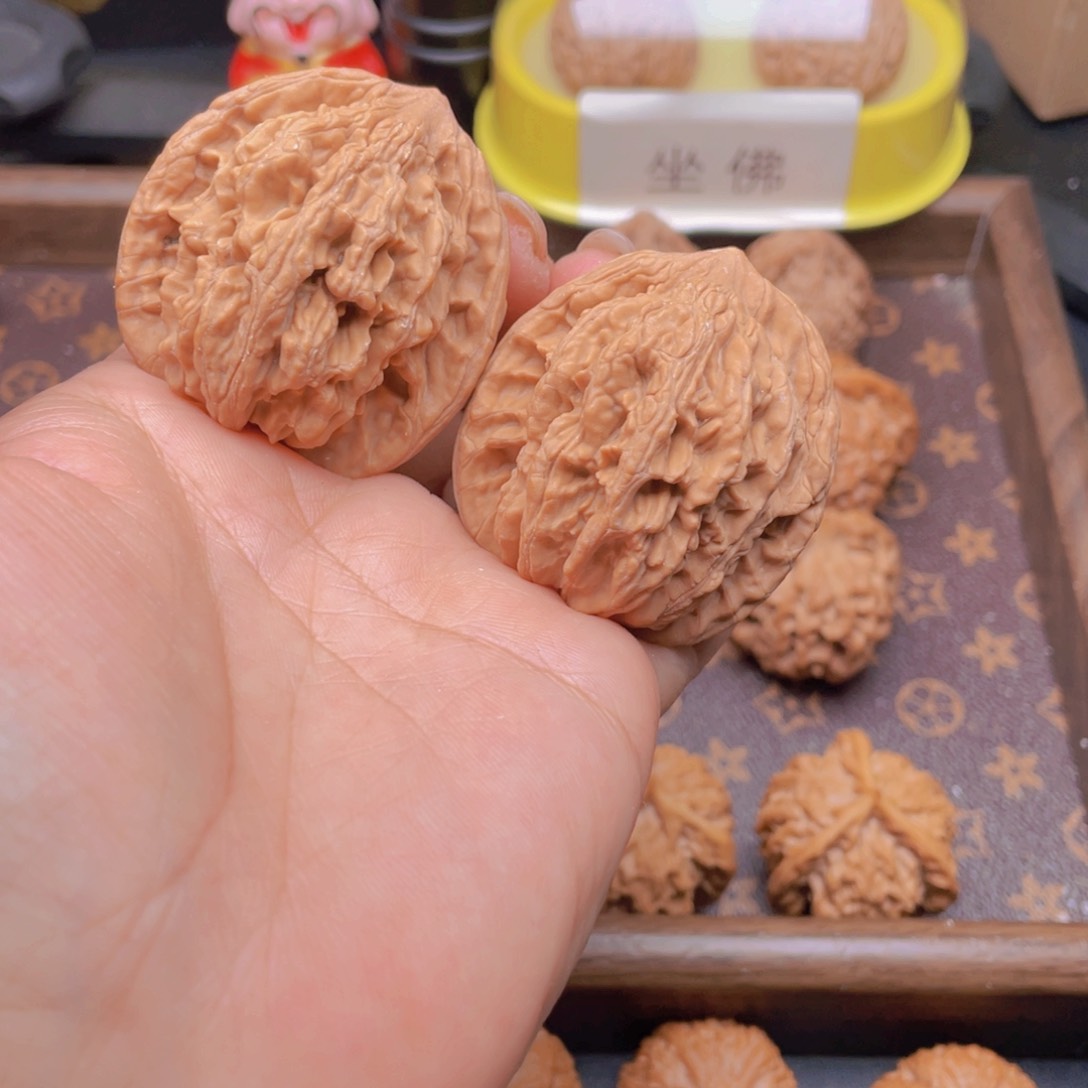 文玩核桃吊坠虎头43