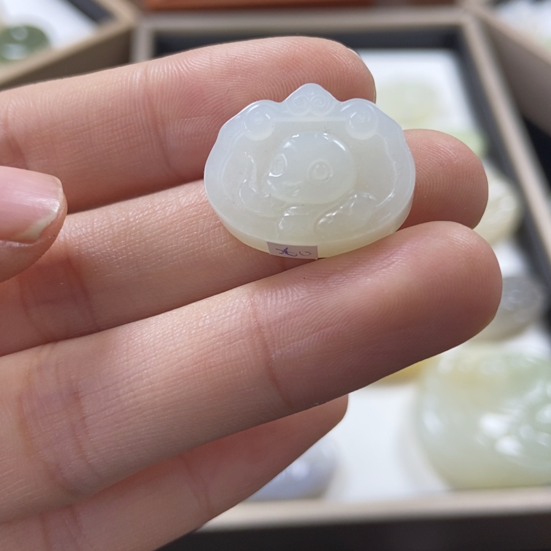 和田玉吊坠未镶嵌