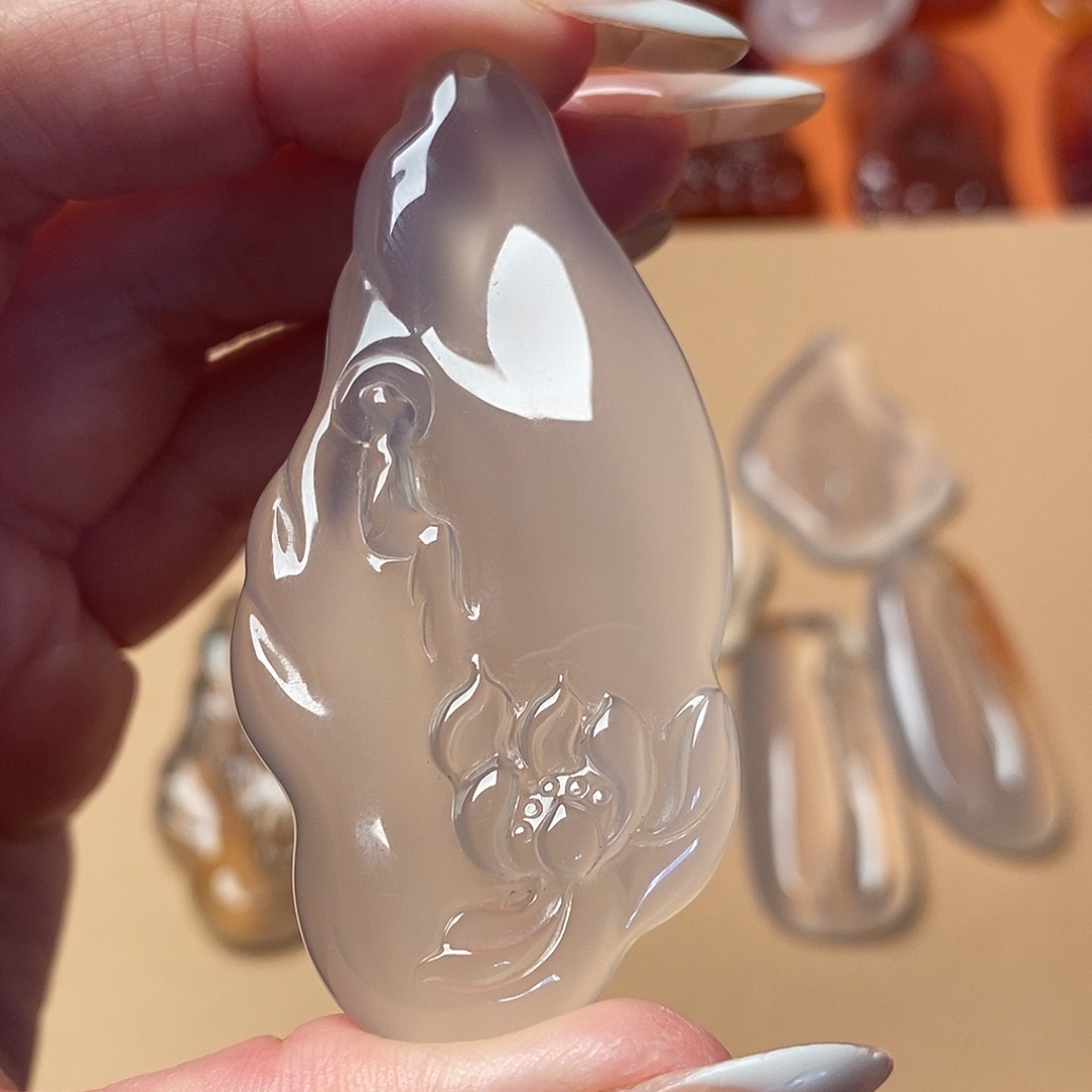 快***伴玛瑙/玉髓未镶嵌颈饰