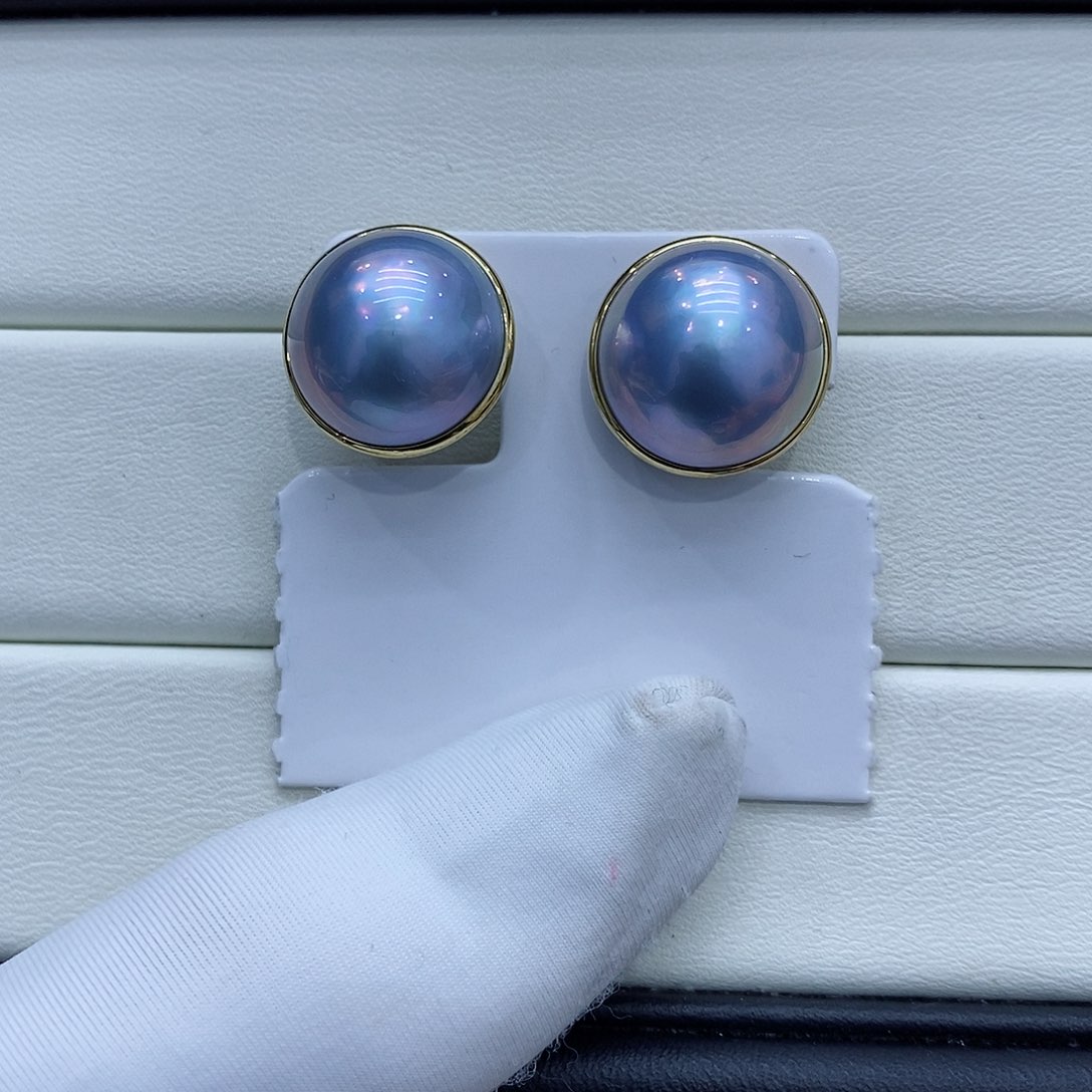 拼合珍珠（马贝珠）耳饰18K金镶嵌13到14点位