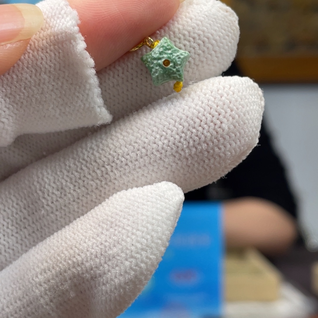 绿松石未镶嵌挂件