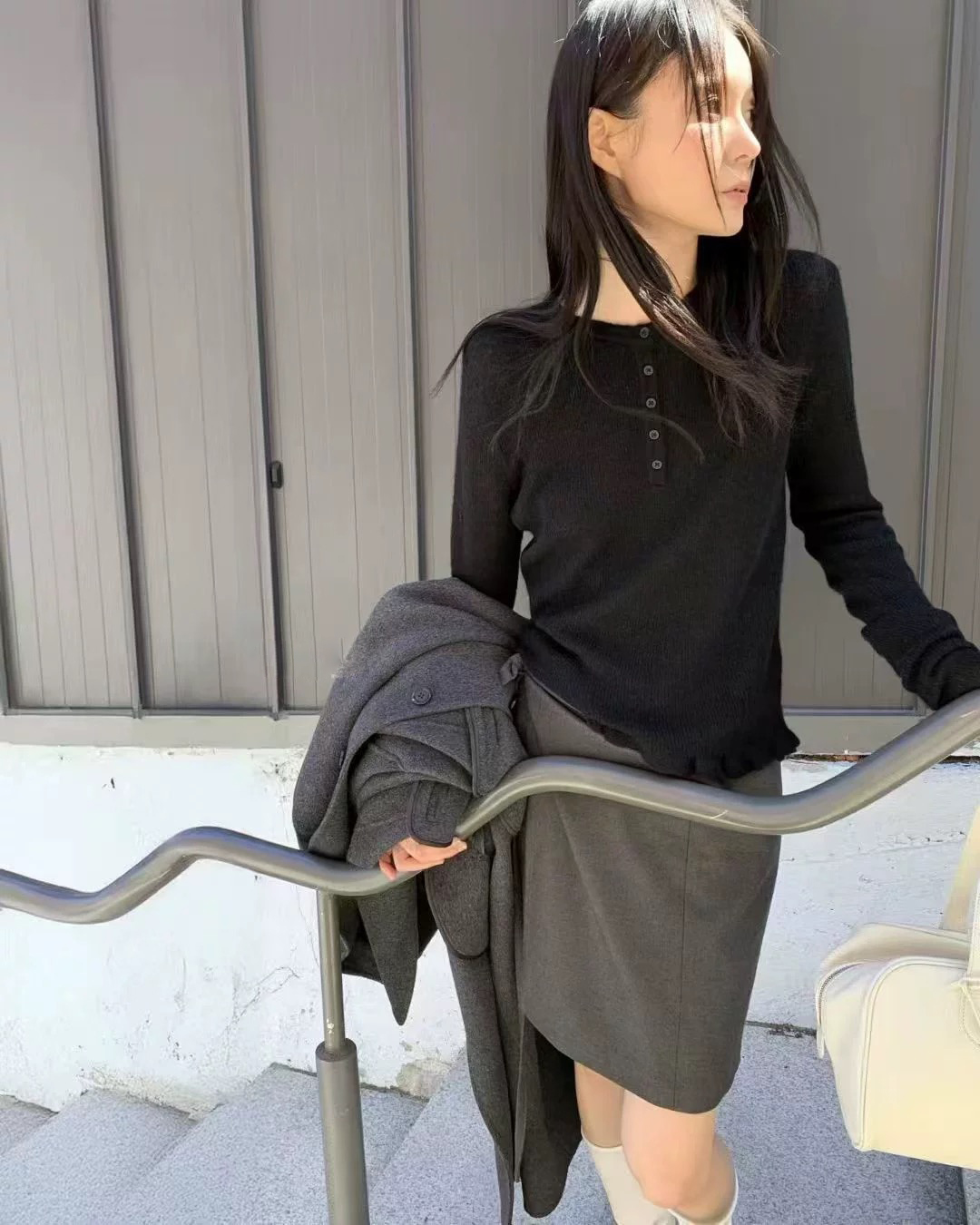 韩国MO2025秋冬新款 超软手感气质款圆领波浪边针织毛衫毛衣