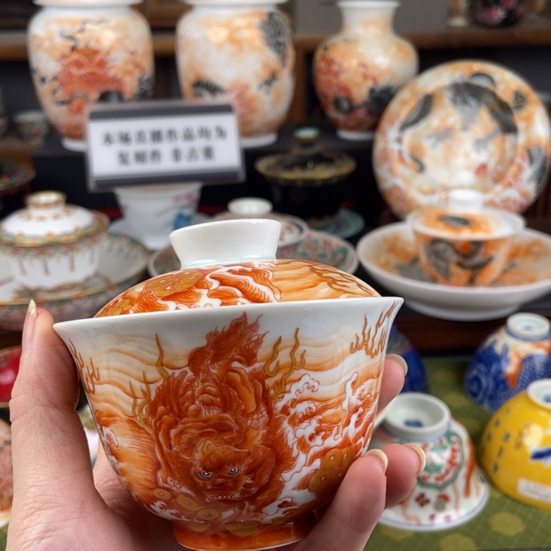 陶瓷的设计师是一个