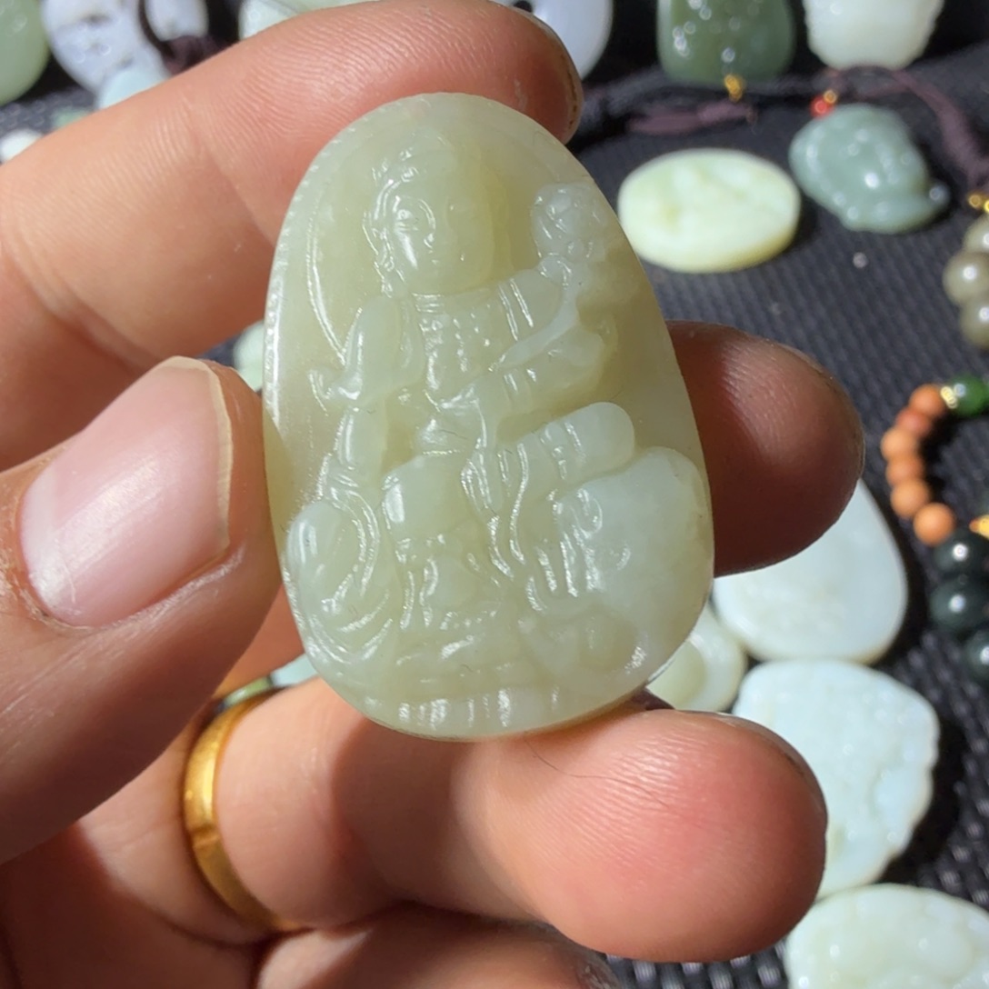 和田玉未镶嵌颈饰